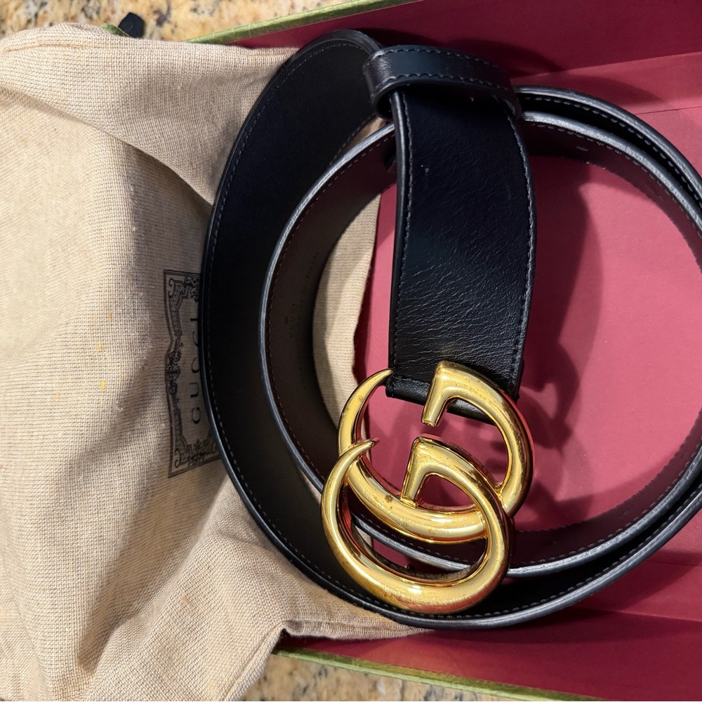 Gucci Black Belt with Gold GG Marmont buckle wide belt with shiny buckle - Picture 3 of 5